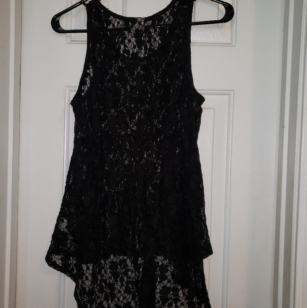 Lace high/low top